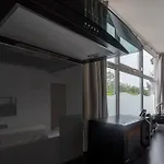 Luxury Ground Floor Modern Flat Close To With Free Parking Apartment *