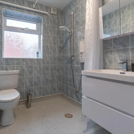 Διαμέρισμα Luxury Ground Floor Modern Flat Close To With Free Parking