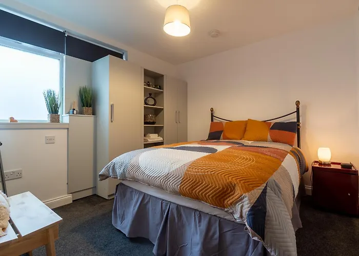 Luxury Ground Floor Modern Flat Close To With Free Parking Apartman *